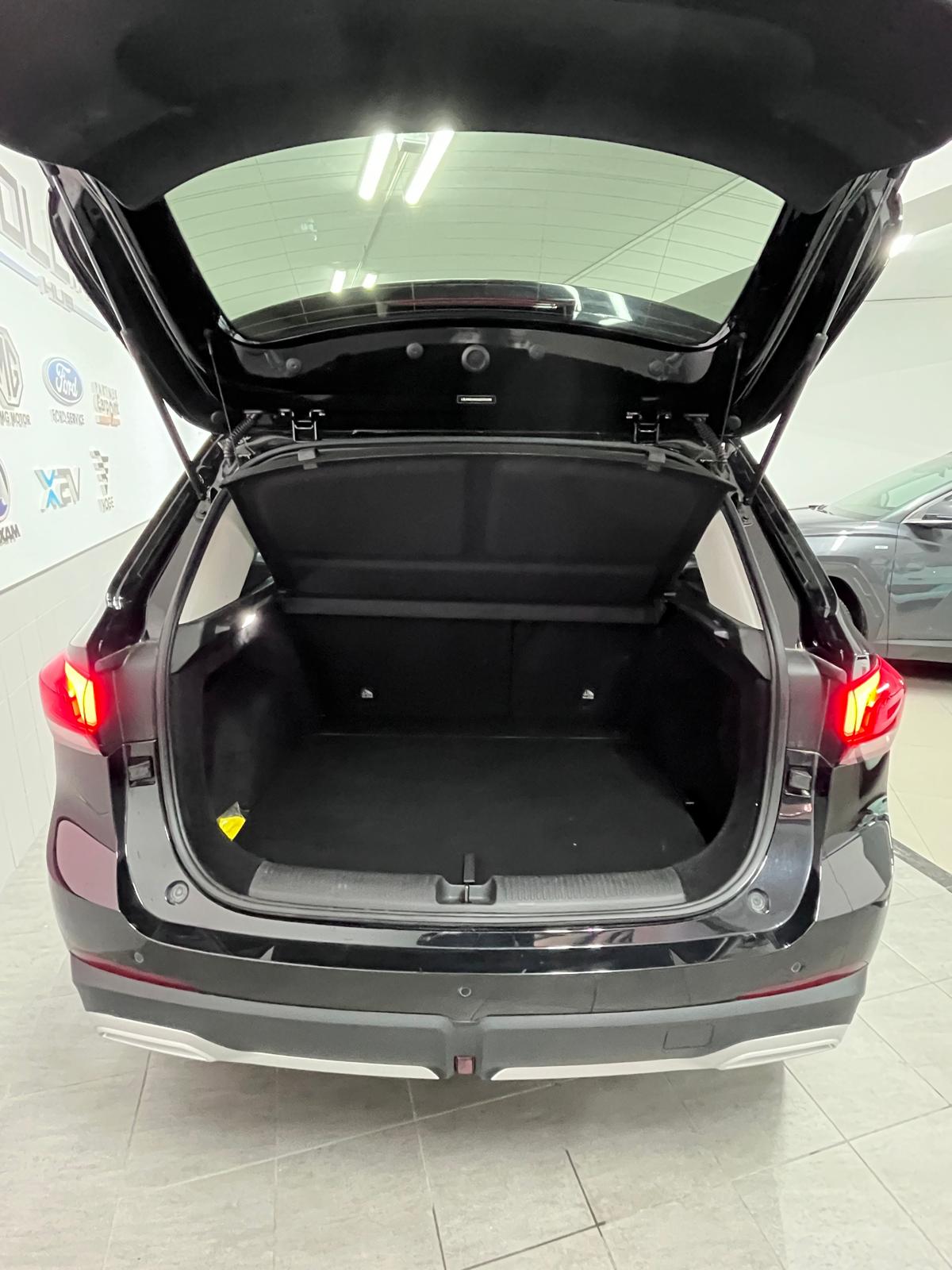 MG ZS HYBRID+ LUXURY