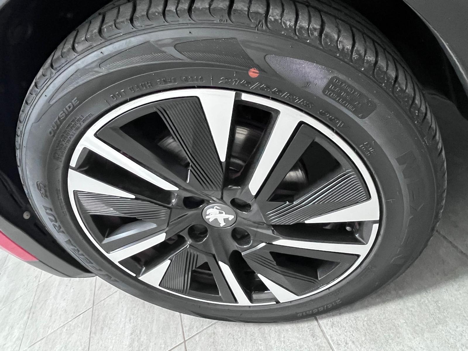 Peugeot 2008 GT Line 1.5 BlueHDI