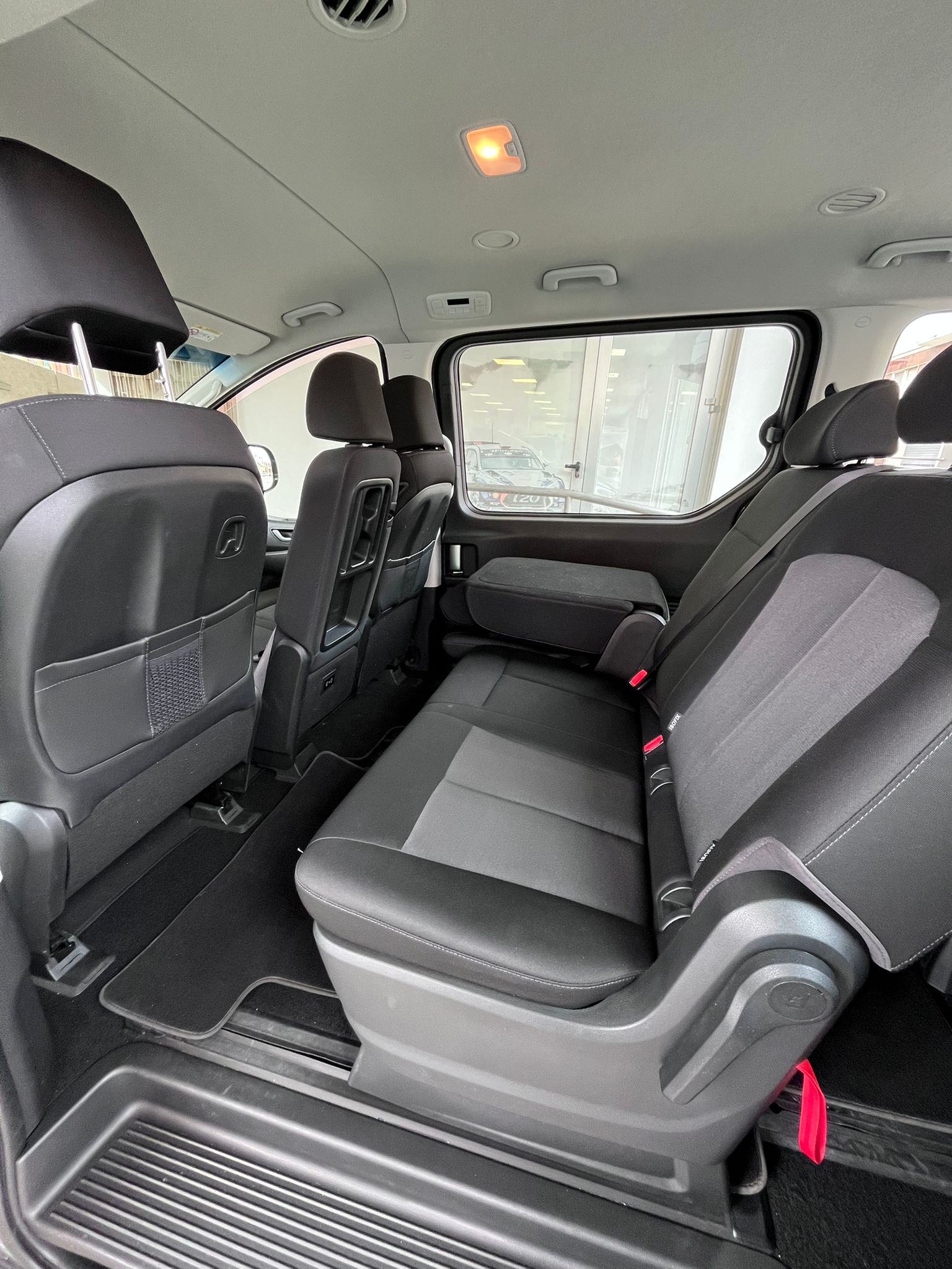 Hyundai Staria Wagon HEV