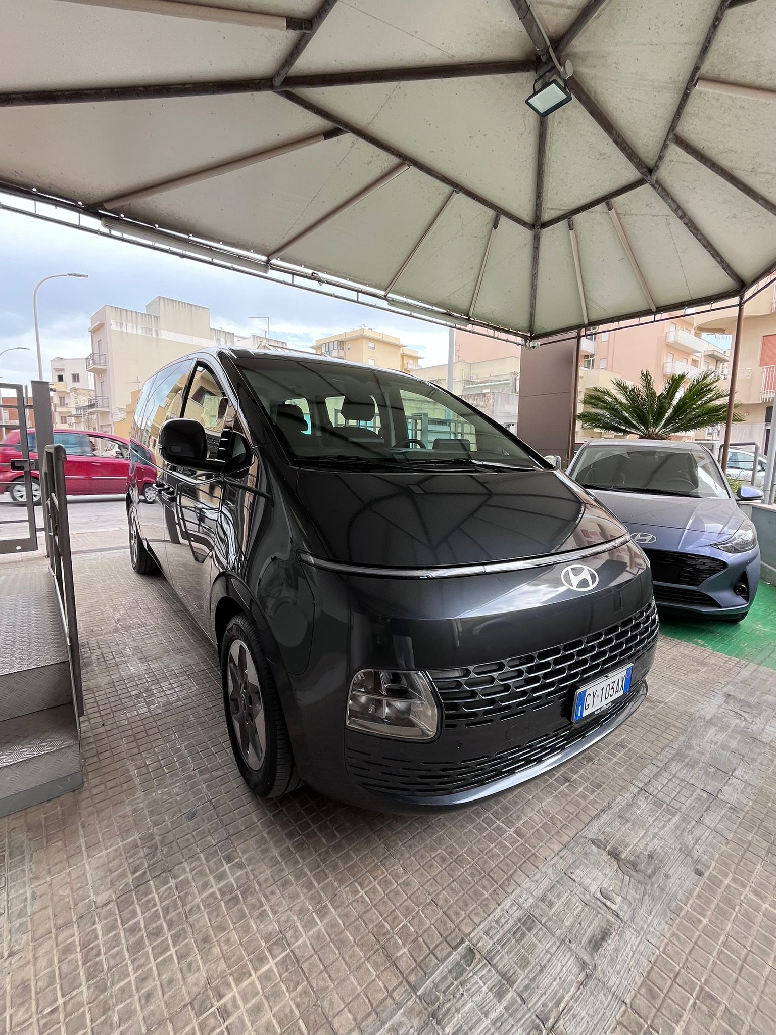 Hyundai Staria Wagon HEV