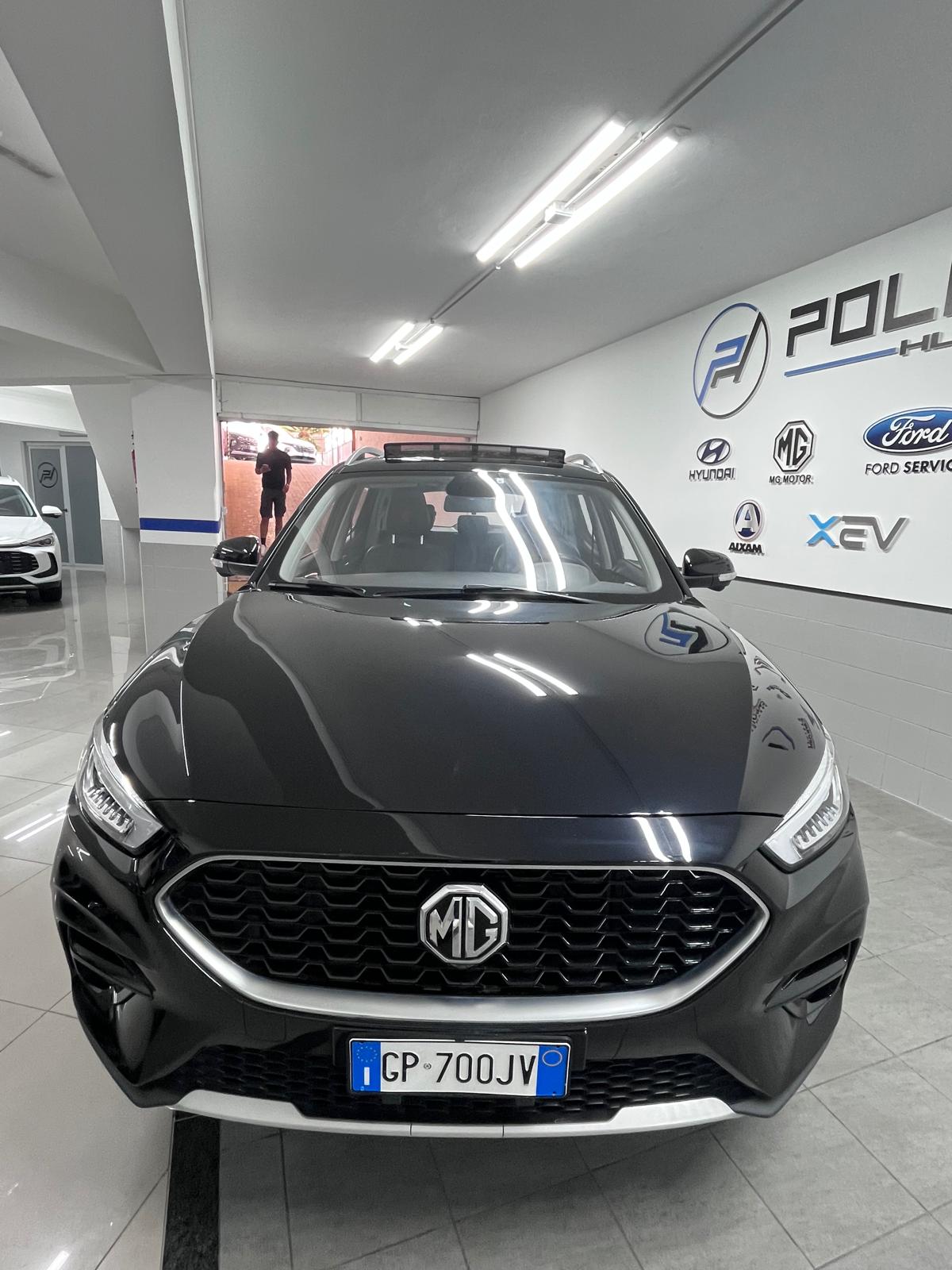 MG ZS 1.0 6MT LUXURY