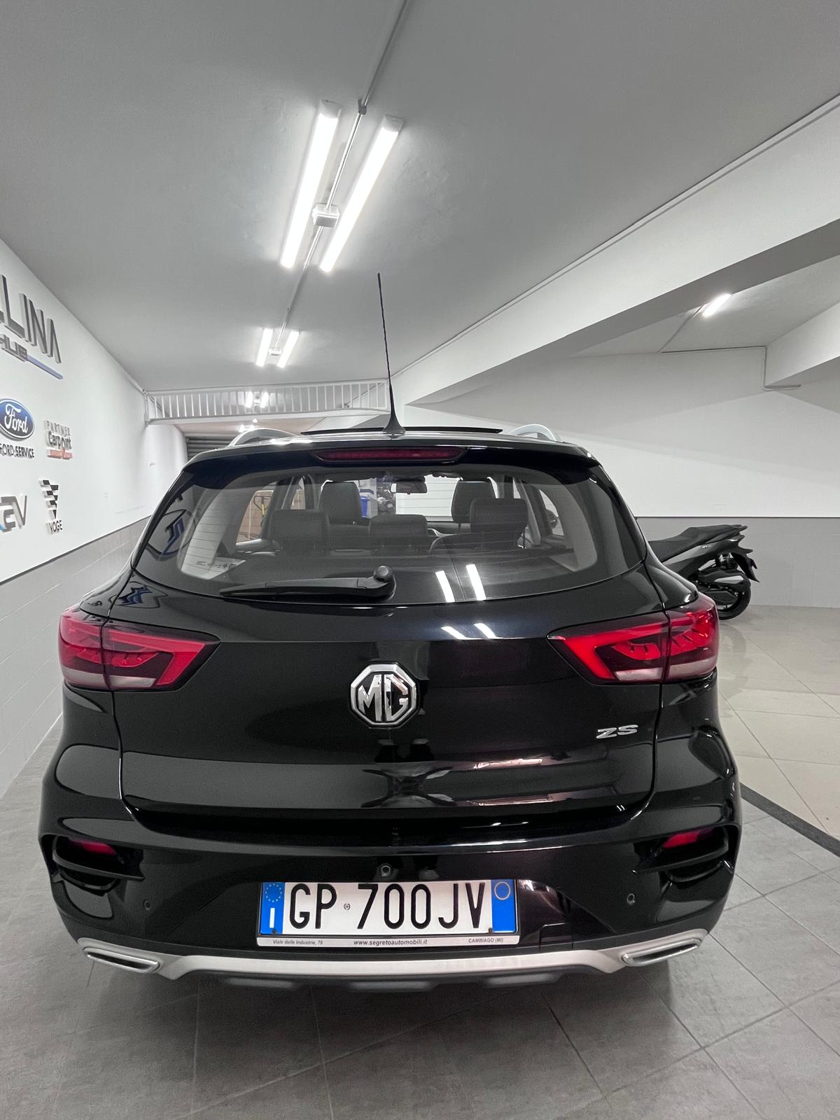 MG ZS 1.0 6MT LUXURY